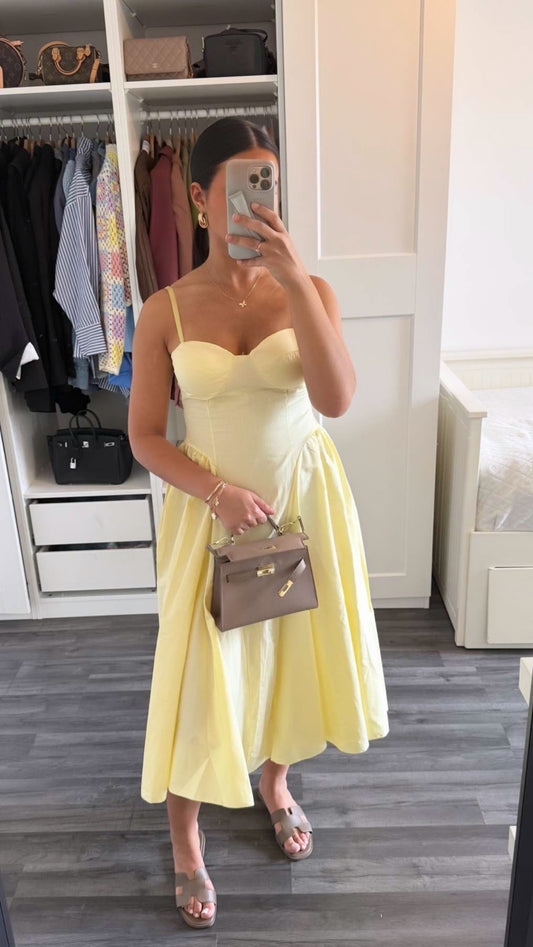 Robe alba courte